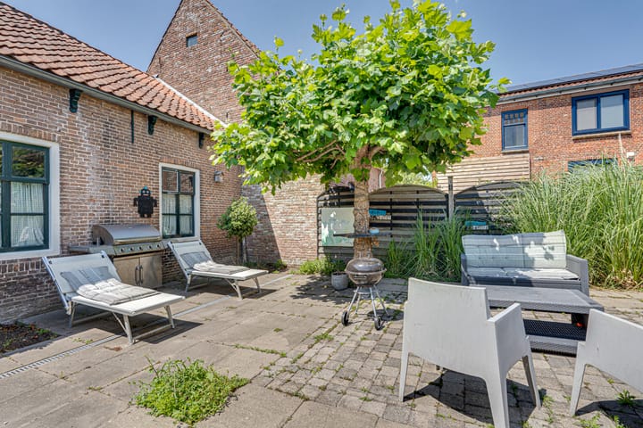 Photo 47 of Voorstraat 36