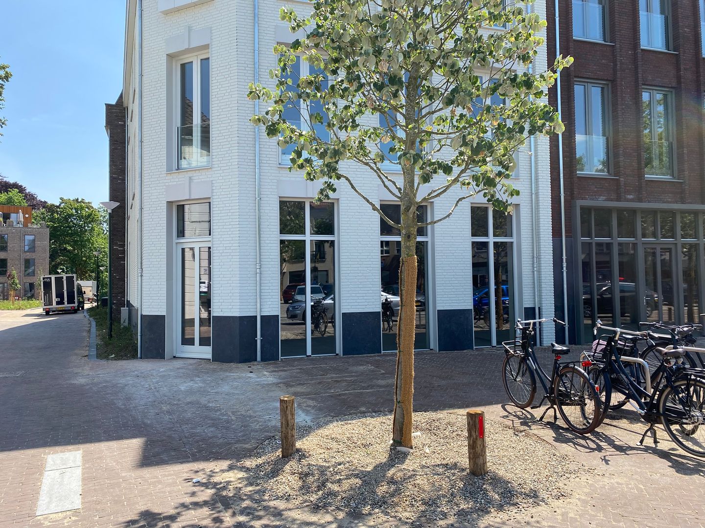 Bekijk foto 4 van Markt