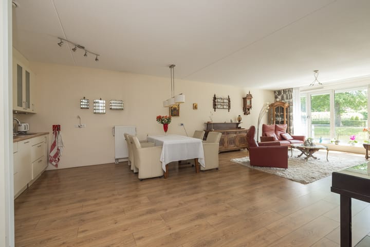 Photo 4 of Agneshove 42