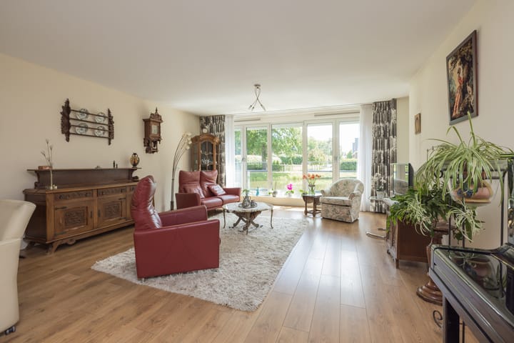 Photo 5 of Agneshove 42