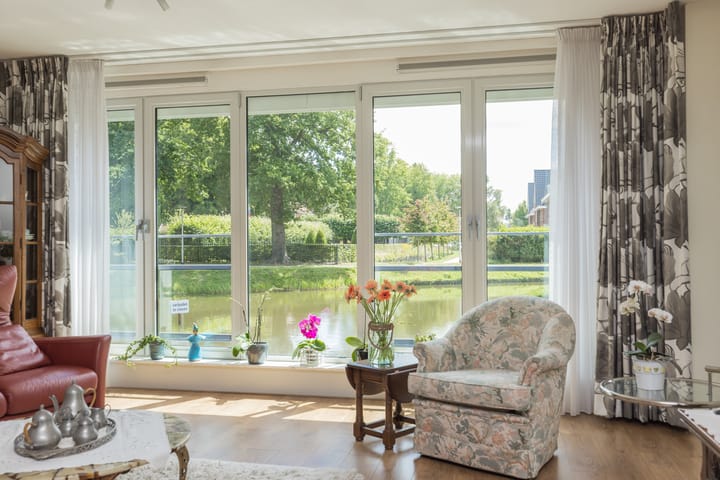 Photo 6 of Agneshove 42