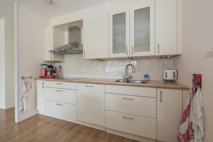 Photo 9 of Agneshove 42