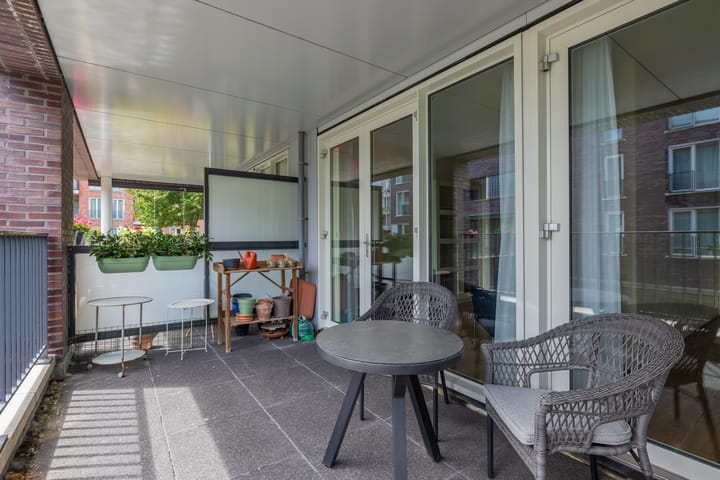 Photo 12 of Agneshove 42