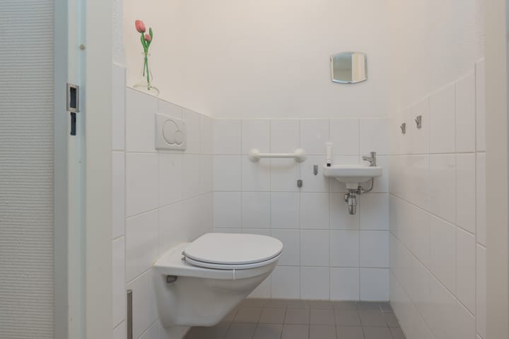 Photo 17 of Agneshove 42