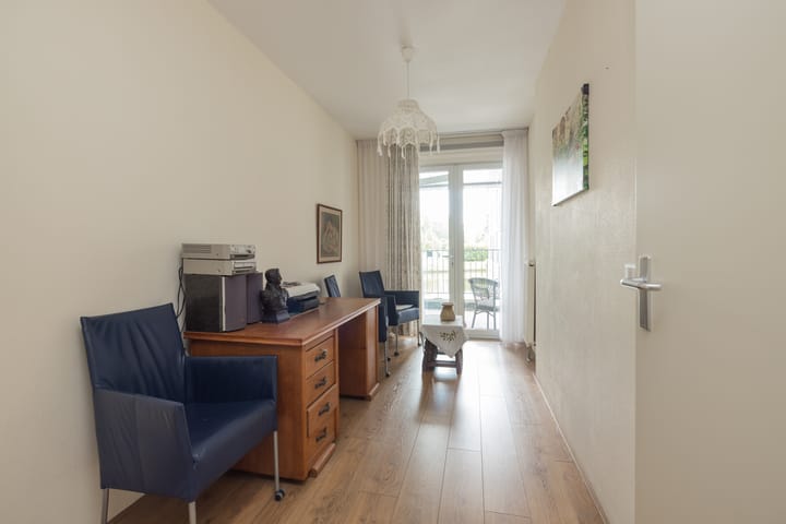 Photo 19 of Agneshove 42