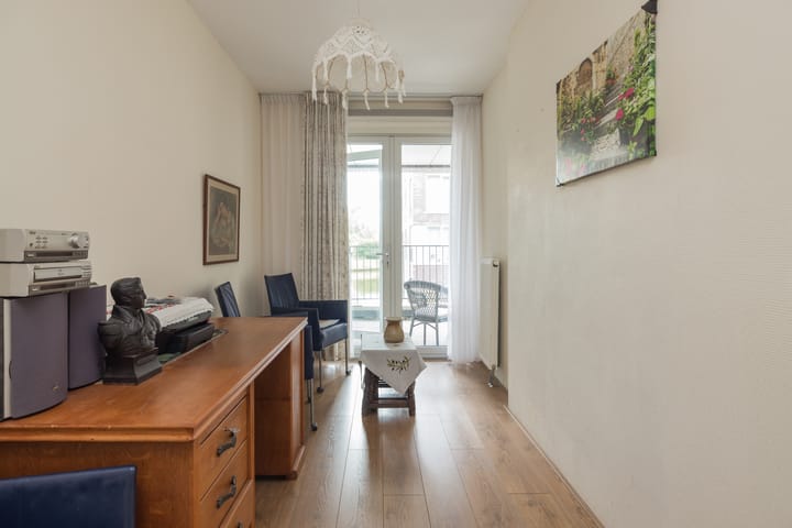 Photo 20 of Agneshove 42