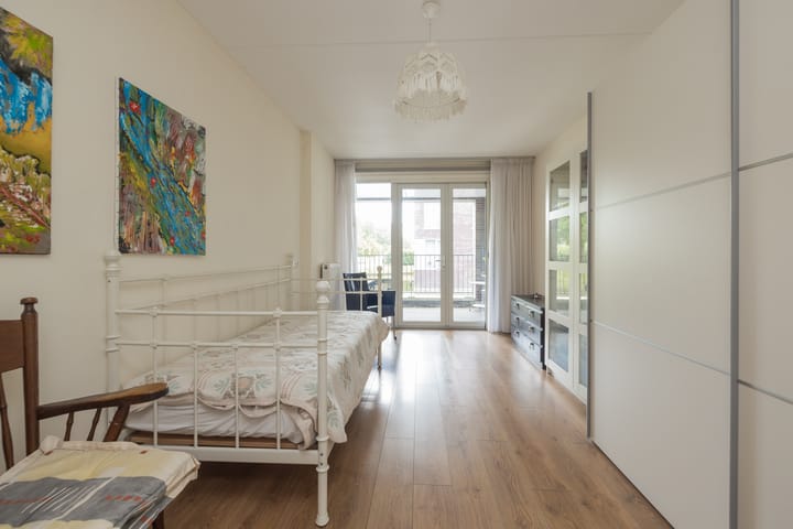 Photo 23 of Agneshove 42