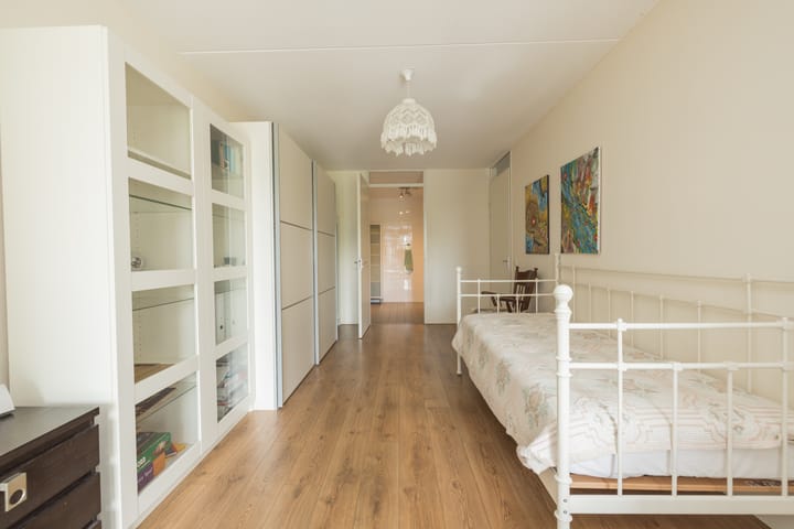 Photo 25 of Agneshove 42