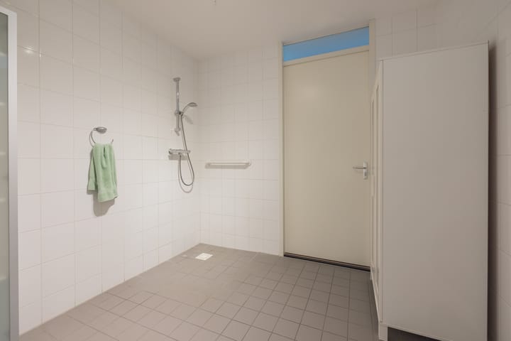 Photo 27 of Agneshove 42