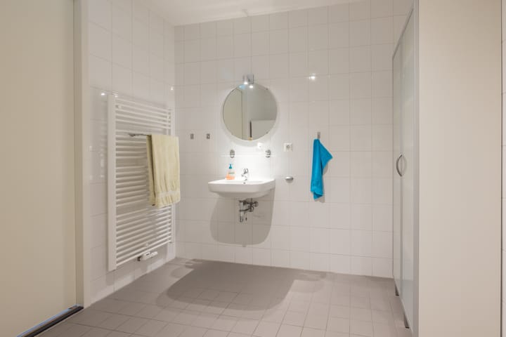 Photo 29 of Agneshove 42