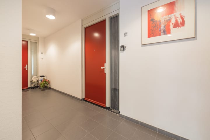 Photo 30 of Agneshove 42