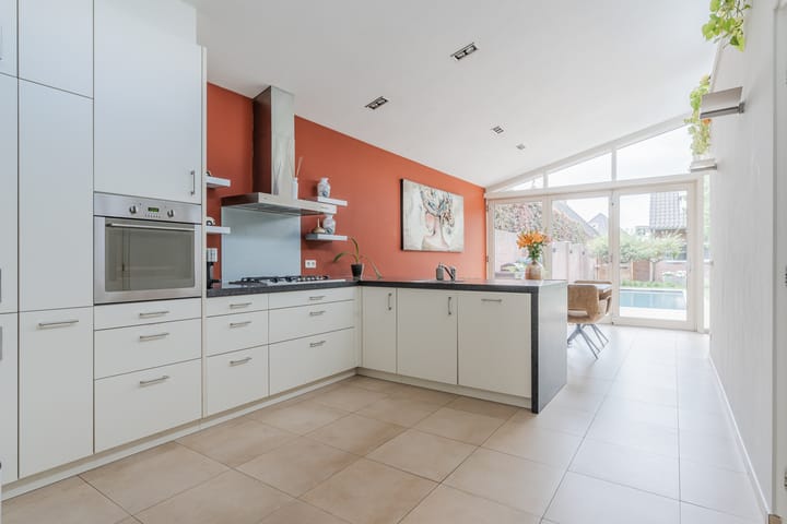 Foto 10 van Parallelweg West 12