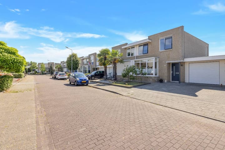 Photo 2 of Suze Groeneweglaan 66