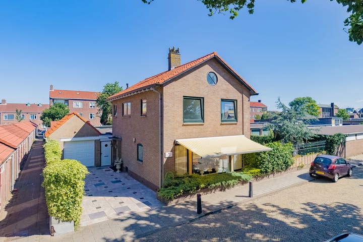 Ruysdaelstraat 4