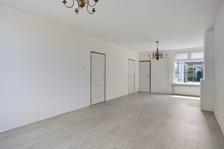 Photo 5 of Spoorstraat 214