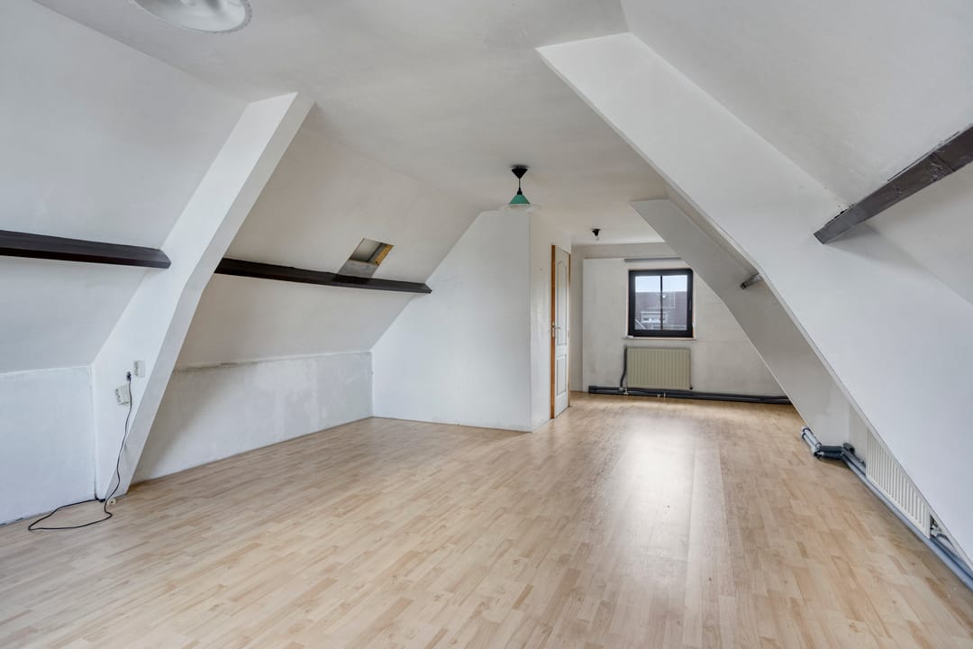 Photo 16 of Spoorstraat 214