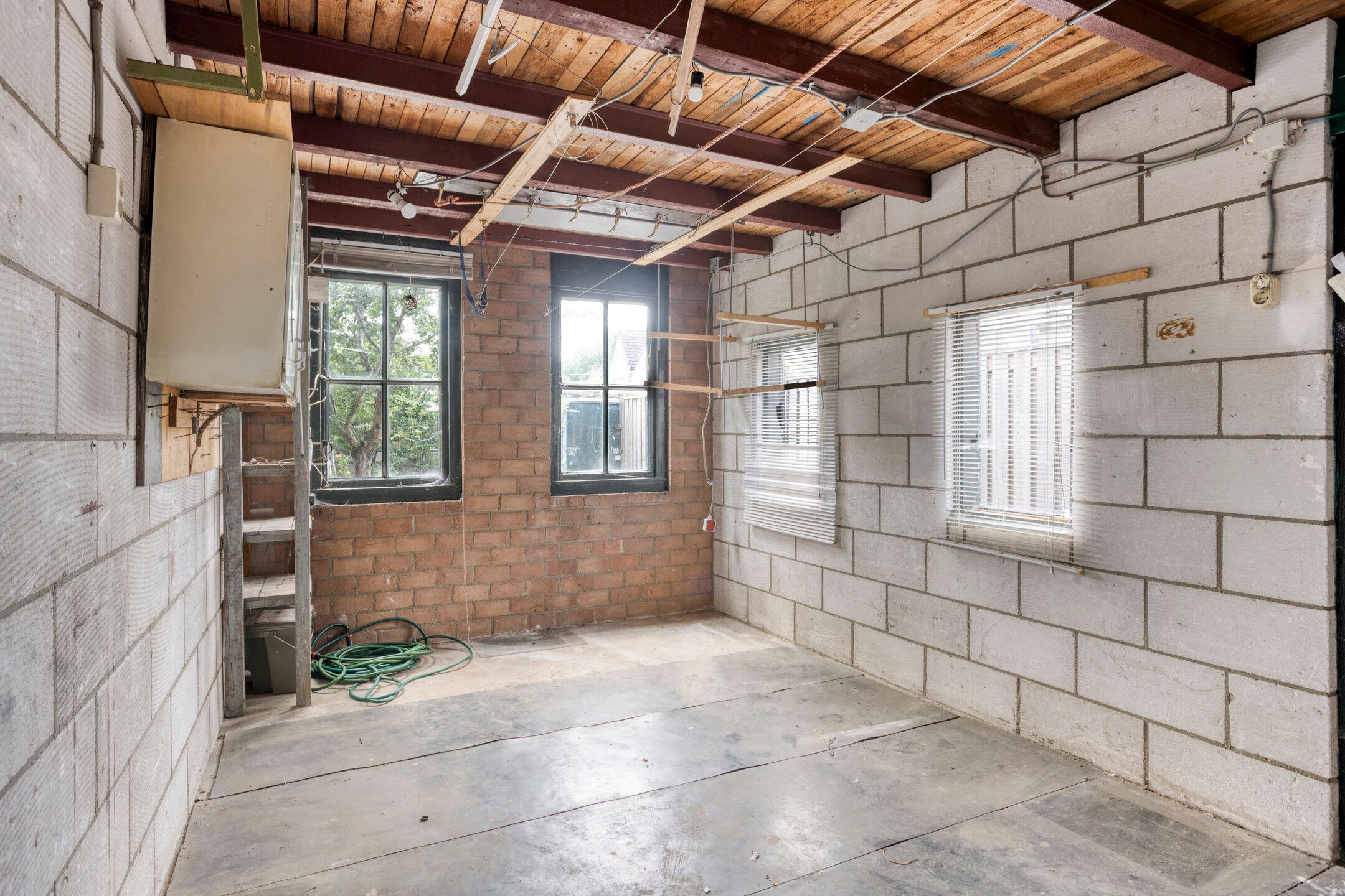 Photo 24 of Spoorstraat 214