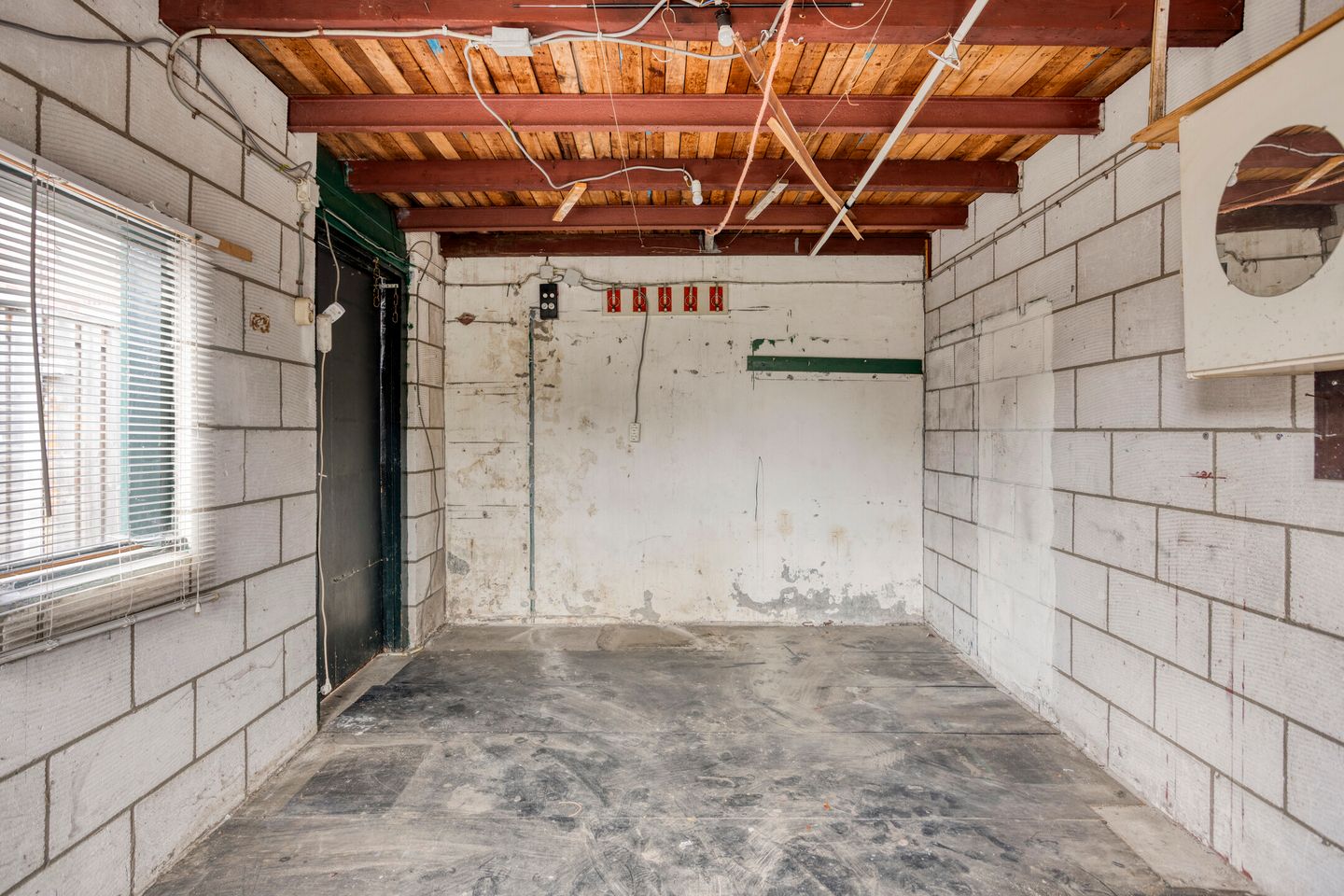 Photo 25 of Spoorstraat 214