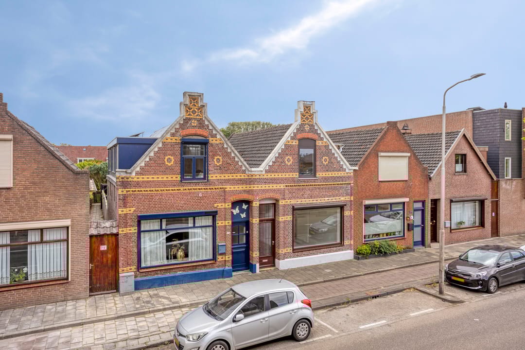 Photo 28 of Spoorstraat 214