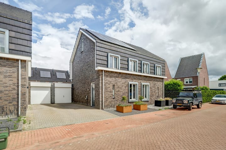 Foto 1 van Sperwerstraat 4