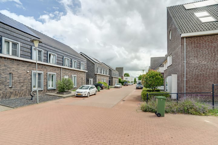 Foto 37 van Sperwerstraat 4