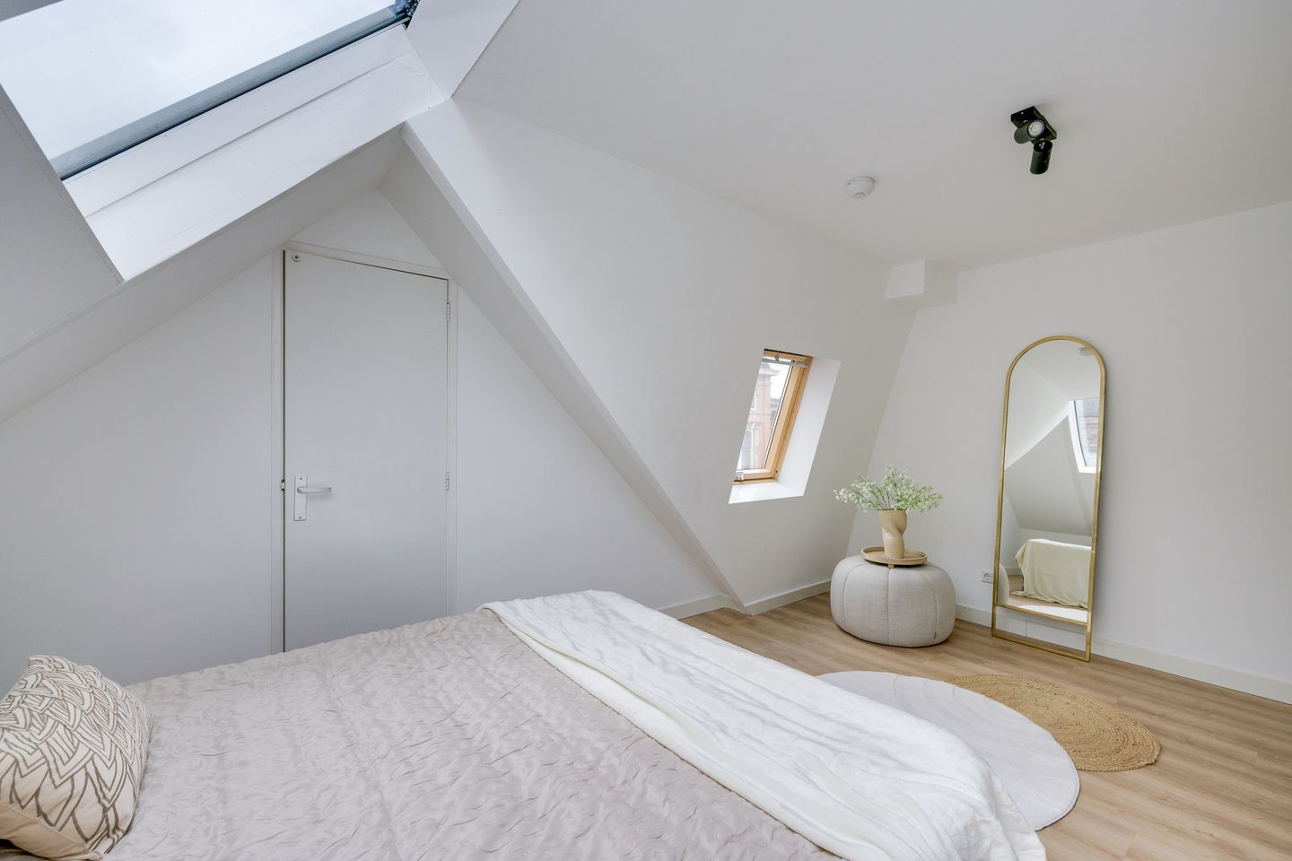 Photo 19 of Dubbele buurt 15-F