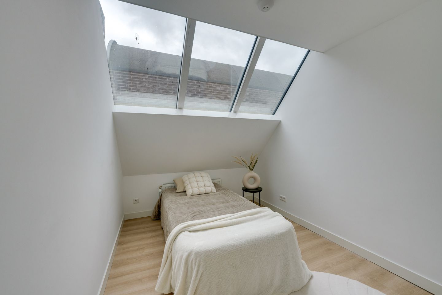 Photo 25 of Dubbele buurt 15-F
