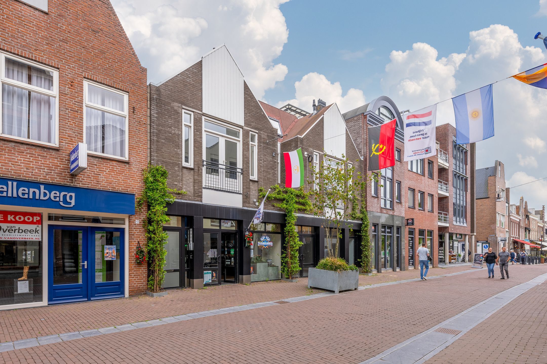 Photo 30 of Dubbele buurt 15-F