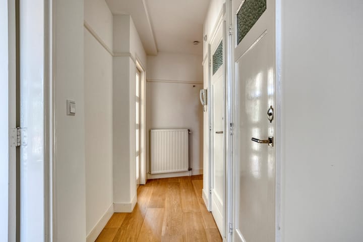 Foto 6 van Johan van Oldenbarneveltlaan 14-B