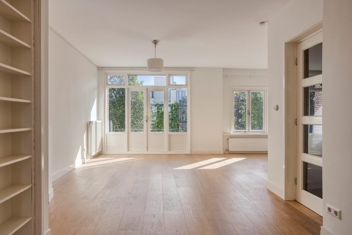 Foto 9 van Johan van Oldenbarneveltlaan 14-B