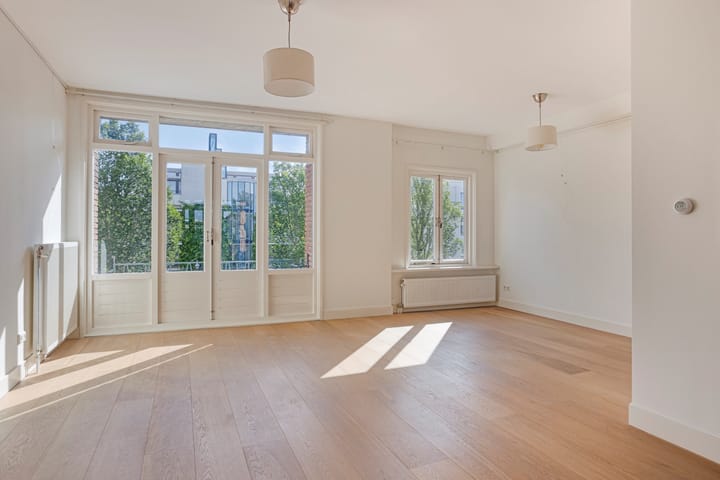 Foto 10 van Johan van Oldenbarneveltlaan 14-B