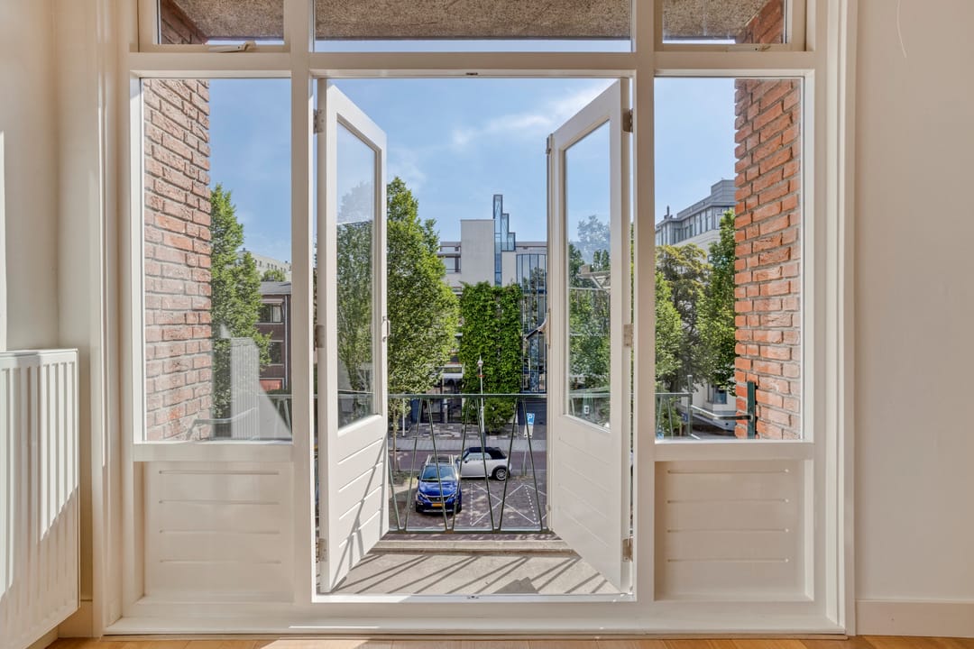 Foto 11 van Johan van Oldenbarneveltlaan 14-B