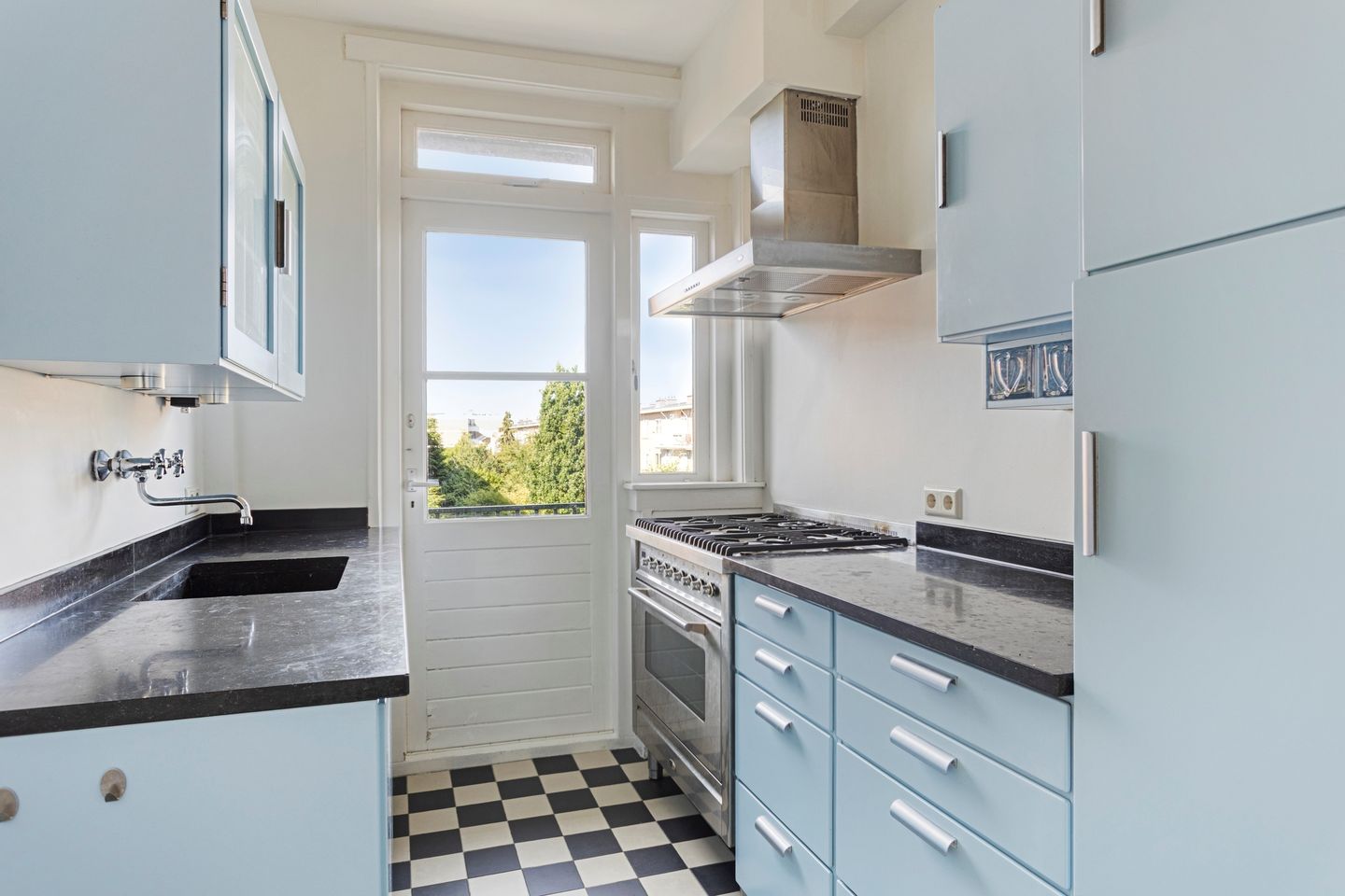 Foto 20 van Johan van Oldenbarneveltlaan 14-B