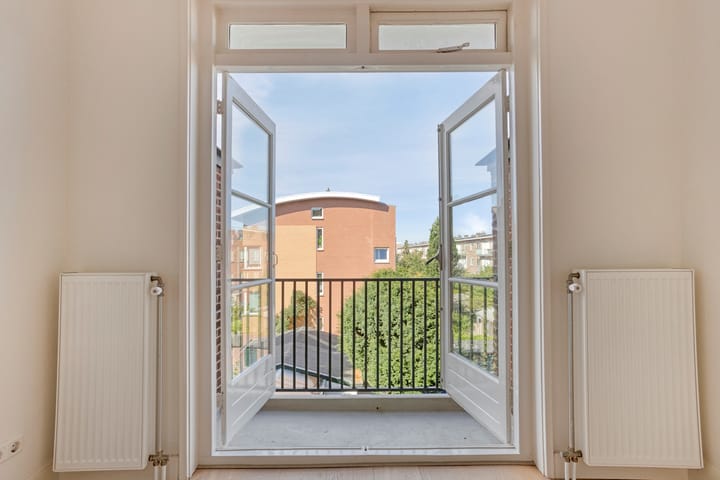 Foto 24 van Johan van Oldenbarneveltlaan 14-B