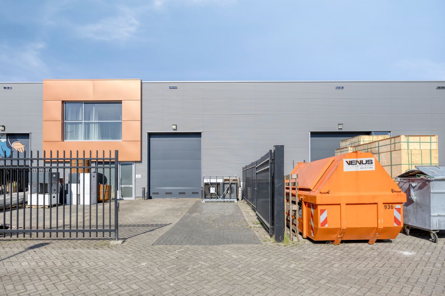 Bekijk foto 1 van Zirkoon 236