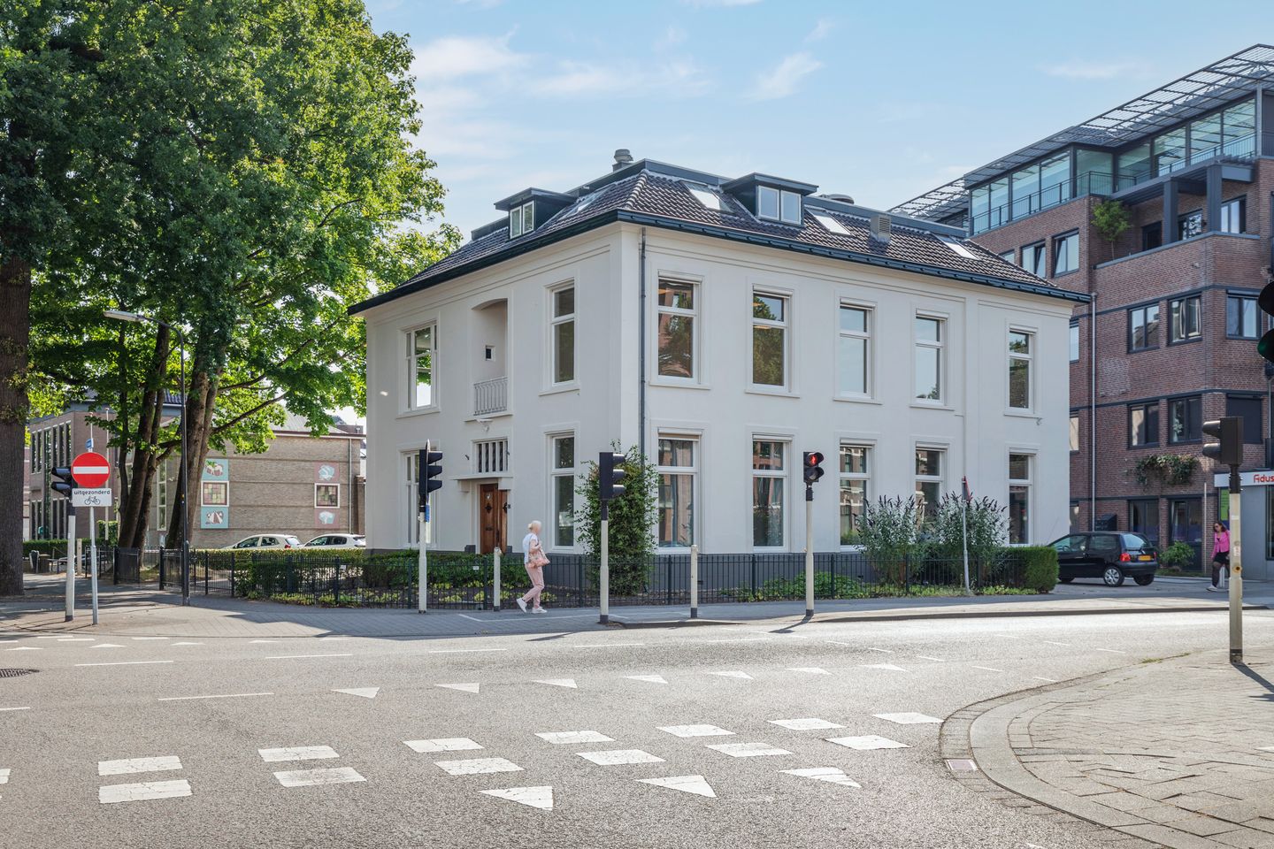 Bekijk foto 2 van Paslaan 16