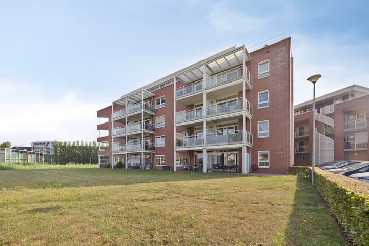 Photo 1 of Schotbalk 25