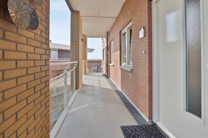 Photo 9 of Schotbalk 25