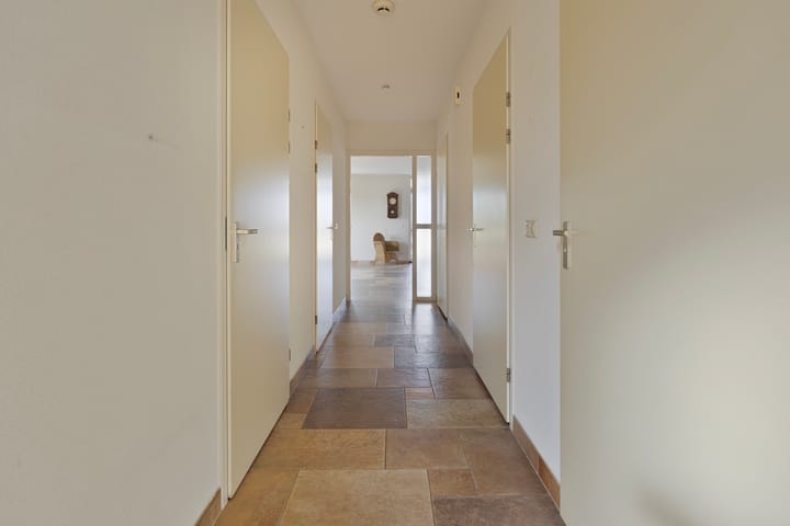 Photo 10 of Schotbalk 25