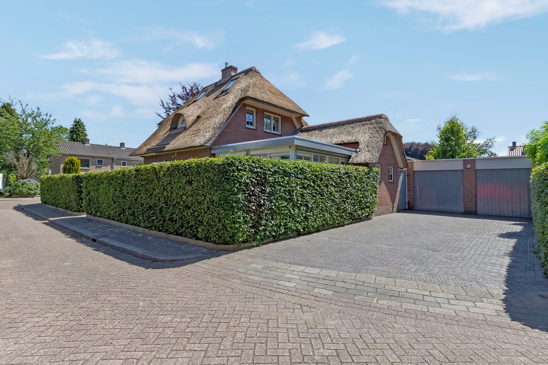 Photo 2 of Sluijtersstraat 1