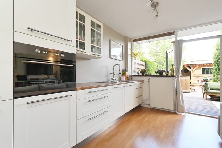 Photo 11 of Ribesstraat 15