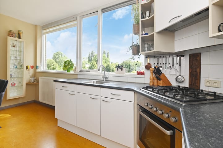 Photo 41 of Ribesstraat 15