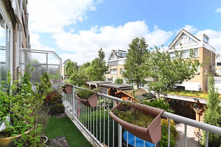 Photo 44 of Ribesstraat 15