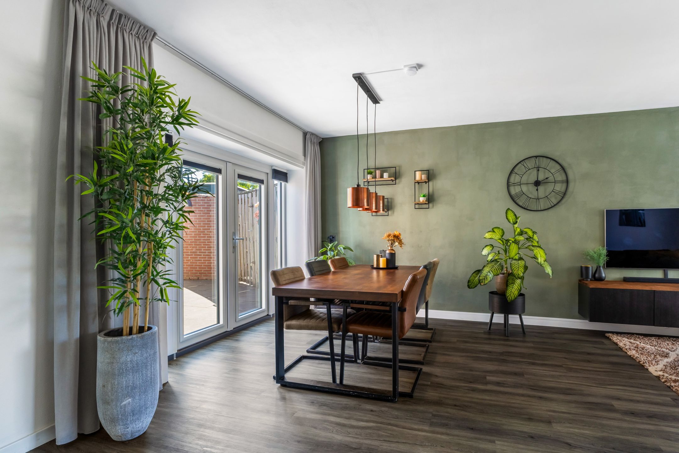 Foto 18 van Borneolaan 15