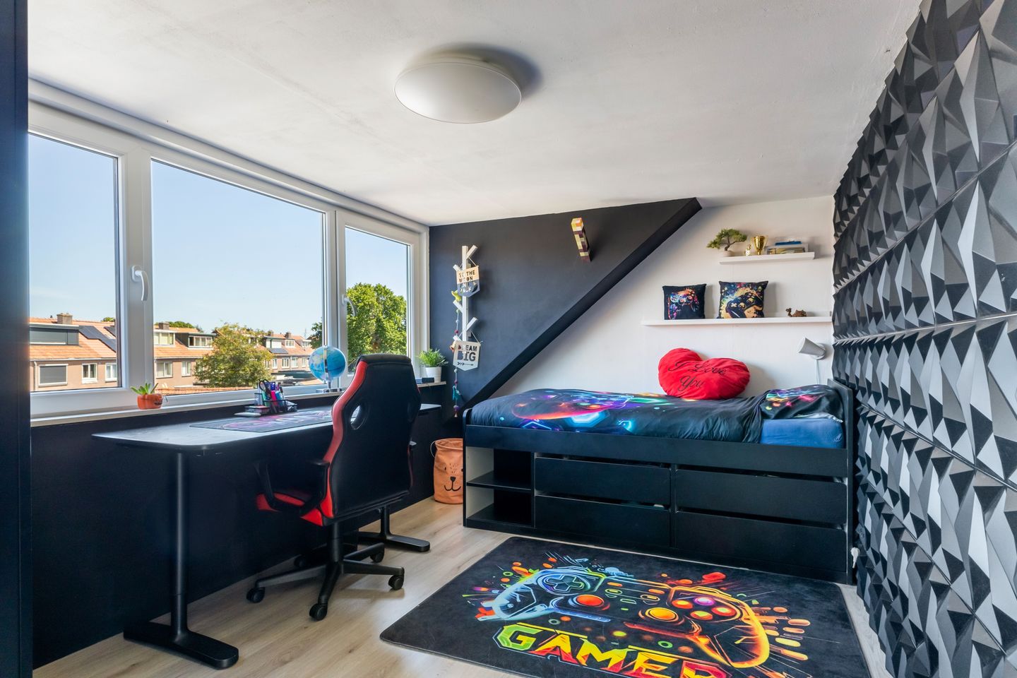 Foto 35 van Borneolaan 15