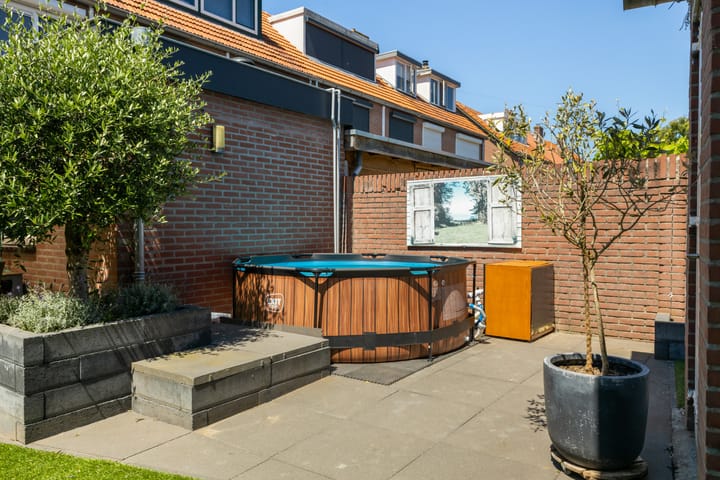 Foto 40 van Borneolaan 15