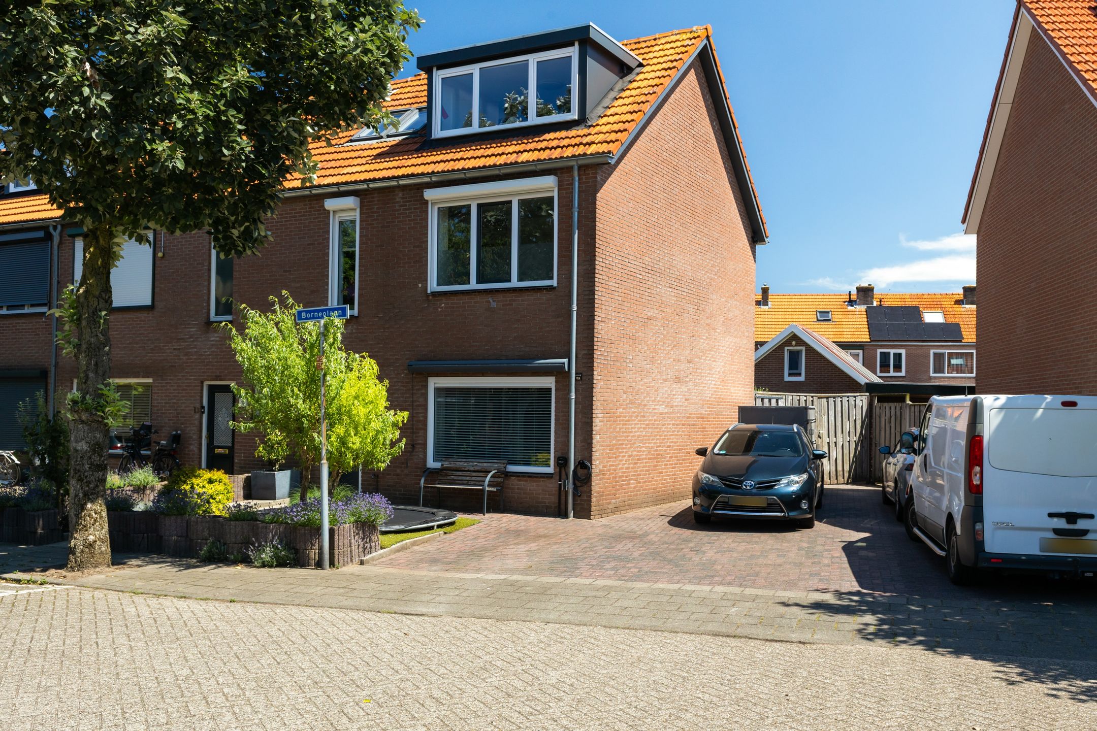 Foto 45 van Borneolaan 15