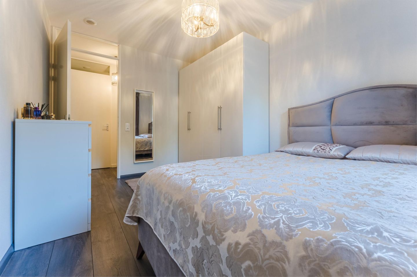 Foto 19 van Sir Winston Churchillln 275-F023