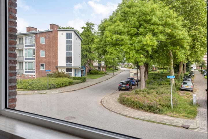 Foto 38 van Johan de Wittstraat 30