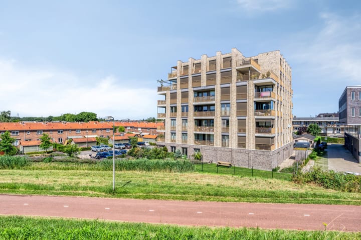 Photo 1 of Evertsenstraat 3-A